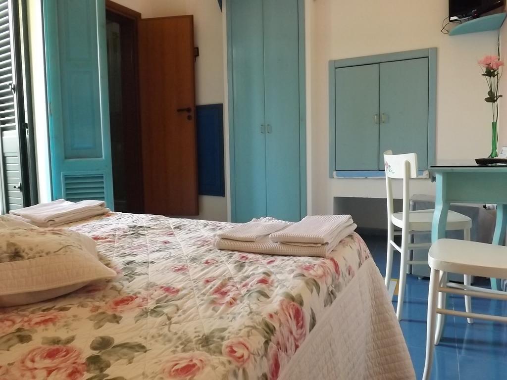 Araucaria Bed and Breakfast Torre San Giovanni Ugento Rum bild