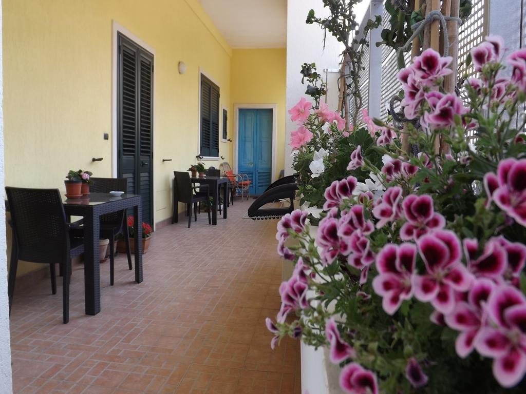 Araucaria Bed and Breakfast Torre San Giovanni Ugento Rum bild