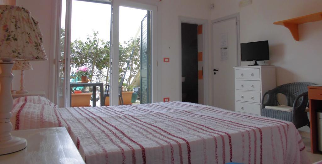 Araucaria Bed and Breakfast Torre San Giovanni Ugento Rum bild